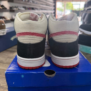 Nike SB Dunk Mid Street Fighter Ryu Size 12 (Pre-Owned) - Image 4