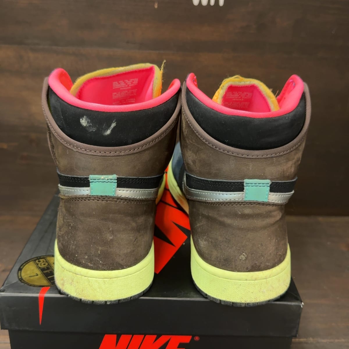 Jordan 1 Retro High Tokyo Bio Hack Size 10.5 (Pre-Owned) - aux