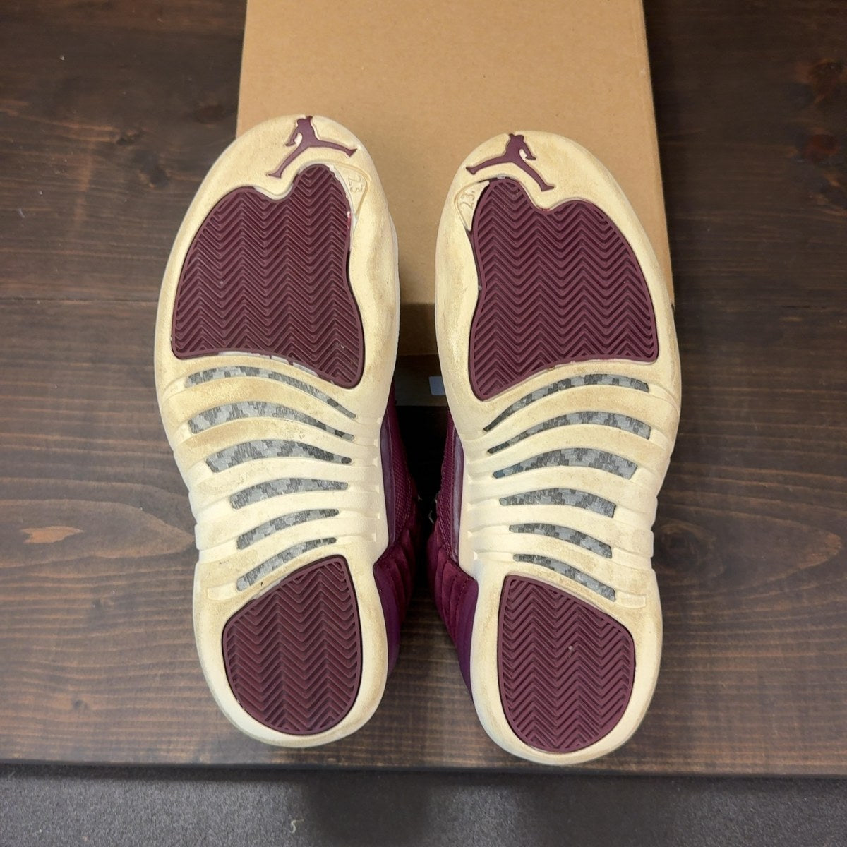 Jordan 12 Retro Bordeaux Size 8 (Pre-Owned) - Image 7
