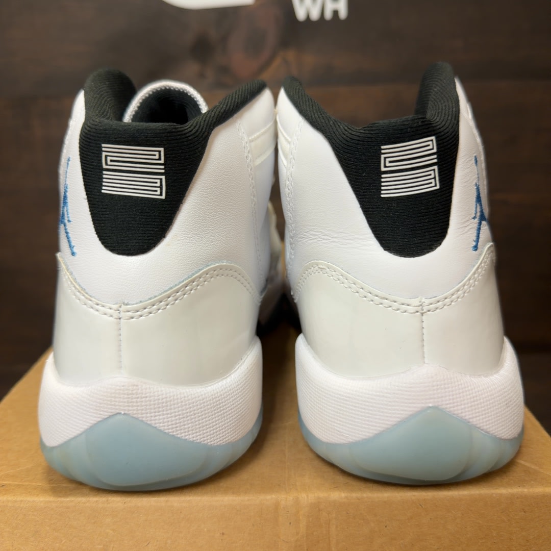 Jordan 11 Retro Low Legend Blue (GS) Size 7Y (Pre-Owned) - Image 4