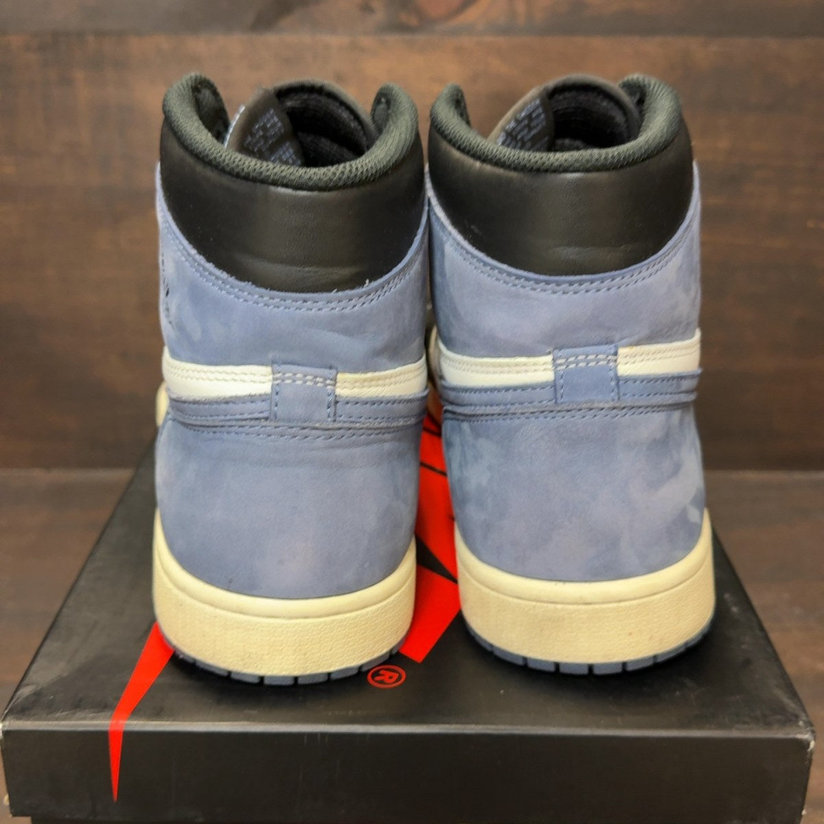 Jordan 1 Retro High Blue Moon Size 10.5 (Pre-Owned) - Image 5