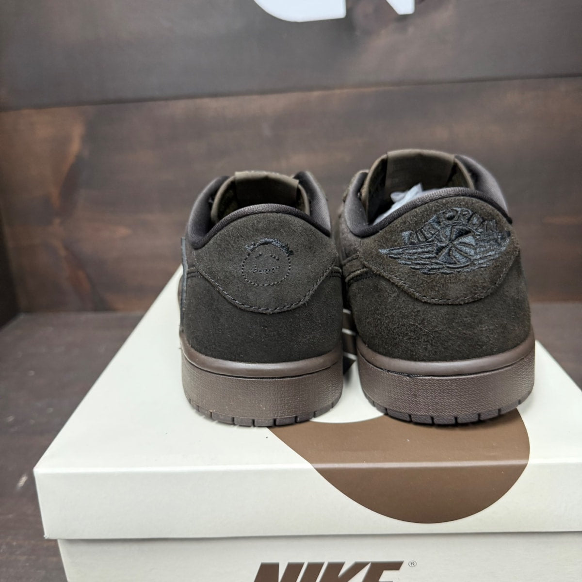 Jordan 1 Retro Low OG SP Travis Scott Velvet Brown - Image 5