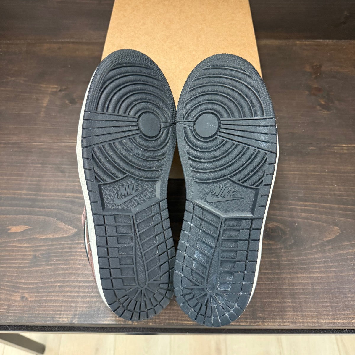 Jordan 1 Low Mocha Size 10 (Pre-Owned) - Image 7