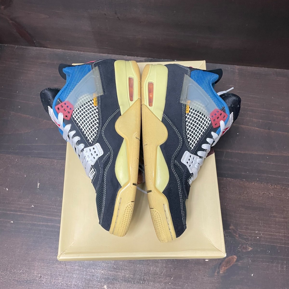 Jordan 4 Retro Union Off Noir Size 10 (Pre-Owned) - sole