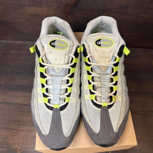 Nike Air Max 95 OG Neon (2015) Size 12 (Pre-Owned) - Image 3