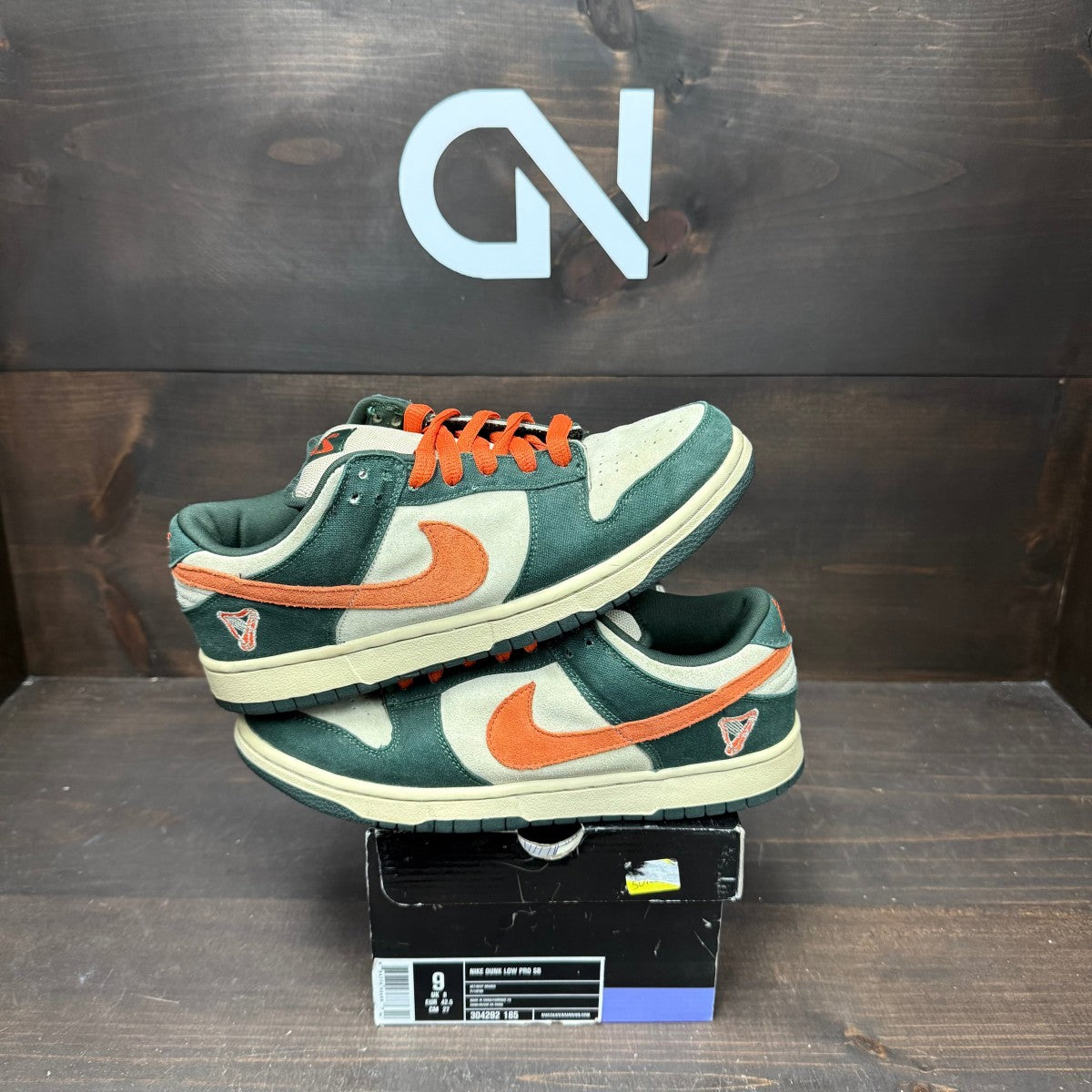 Nike SB Dunk Low Eire Size 9 (Pre-Owned)