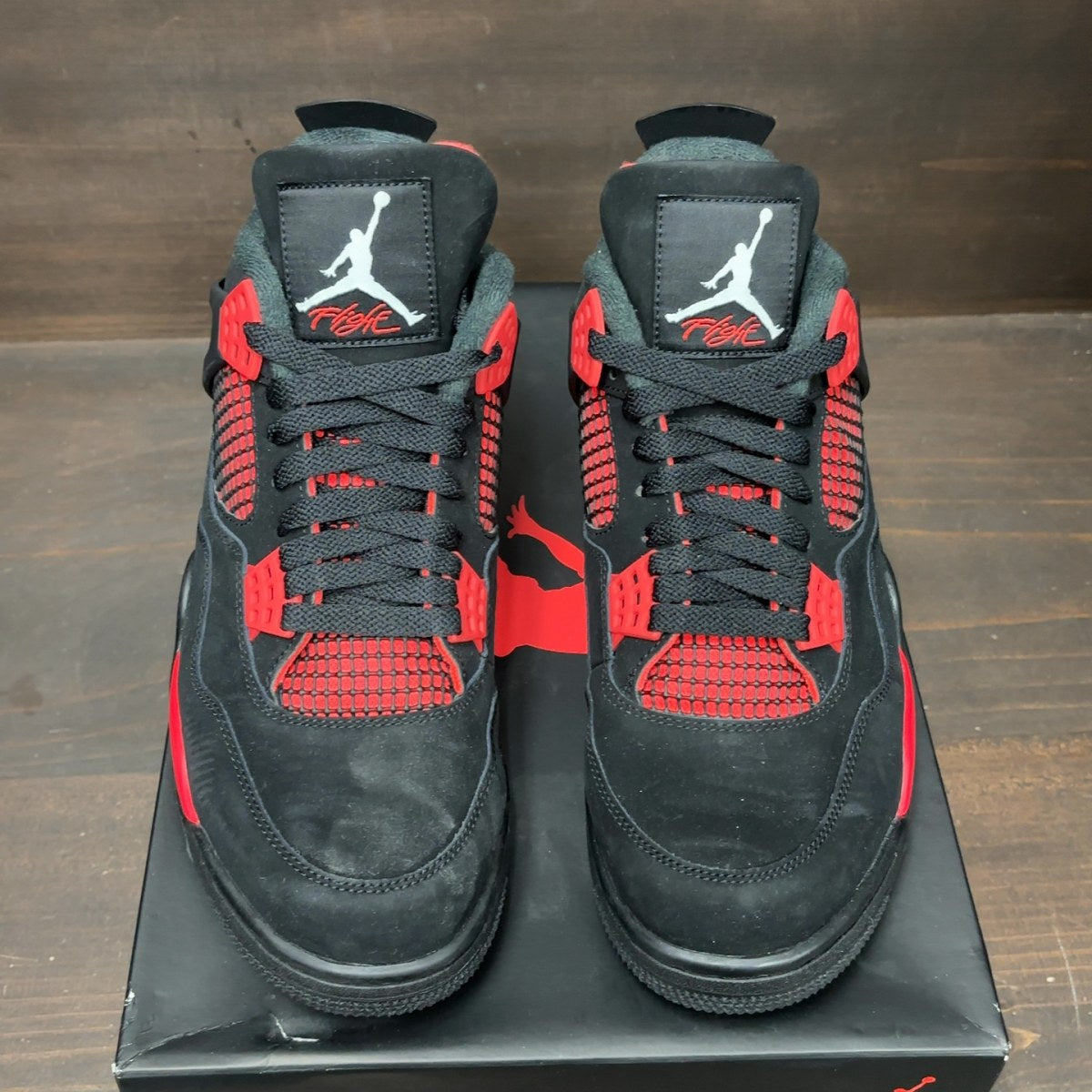 Jordan 4 Retro Red Thunder Size 10.5 (Pre-Owned)