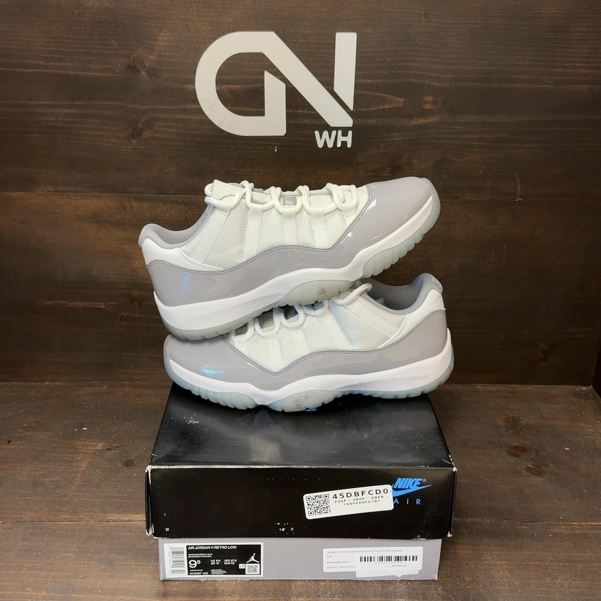 Jordan 11 Retro Low Cement Grey Size 9.5 (Pre-Owned) - front