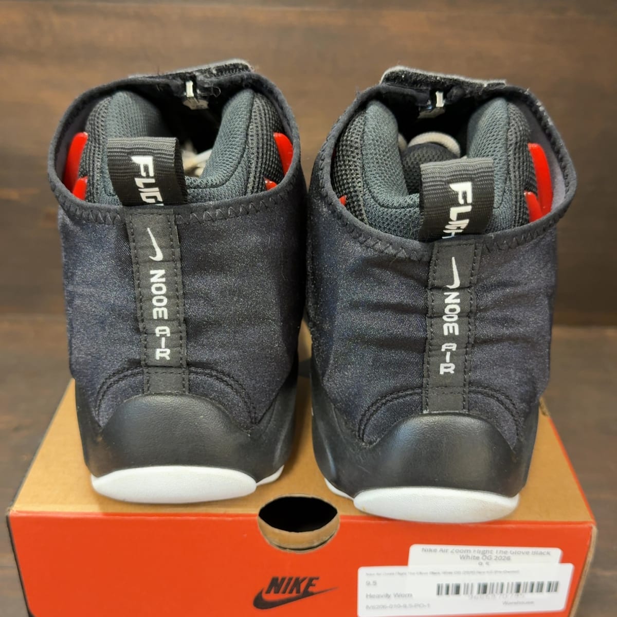 Nike Air Zoom Flight The Glove Black White OG (2026) Size 9.5 (Pre-Owned) - aux