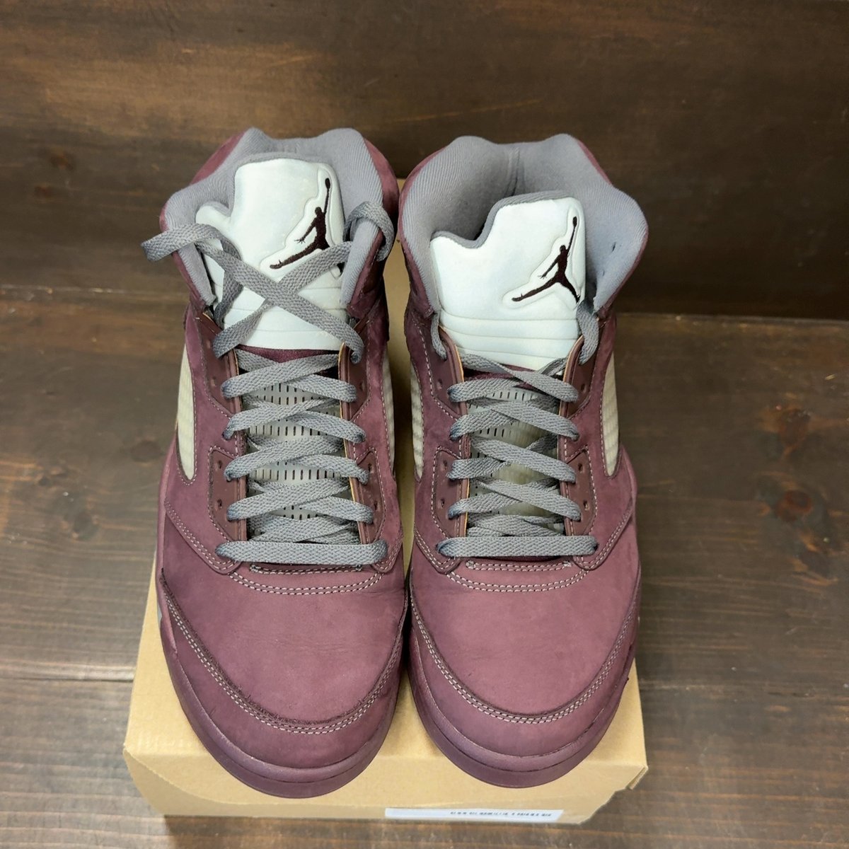 Jordan 5 Retro Burgundy (2023) Size 10 (Pre-Owned) - tag