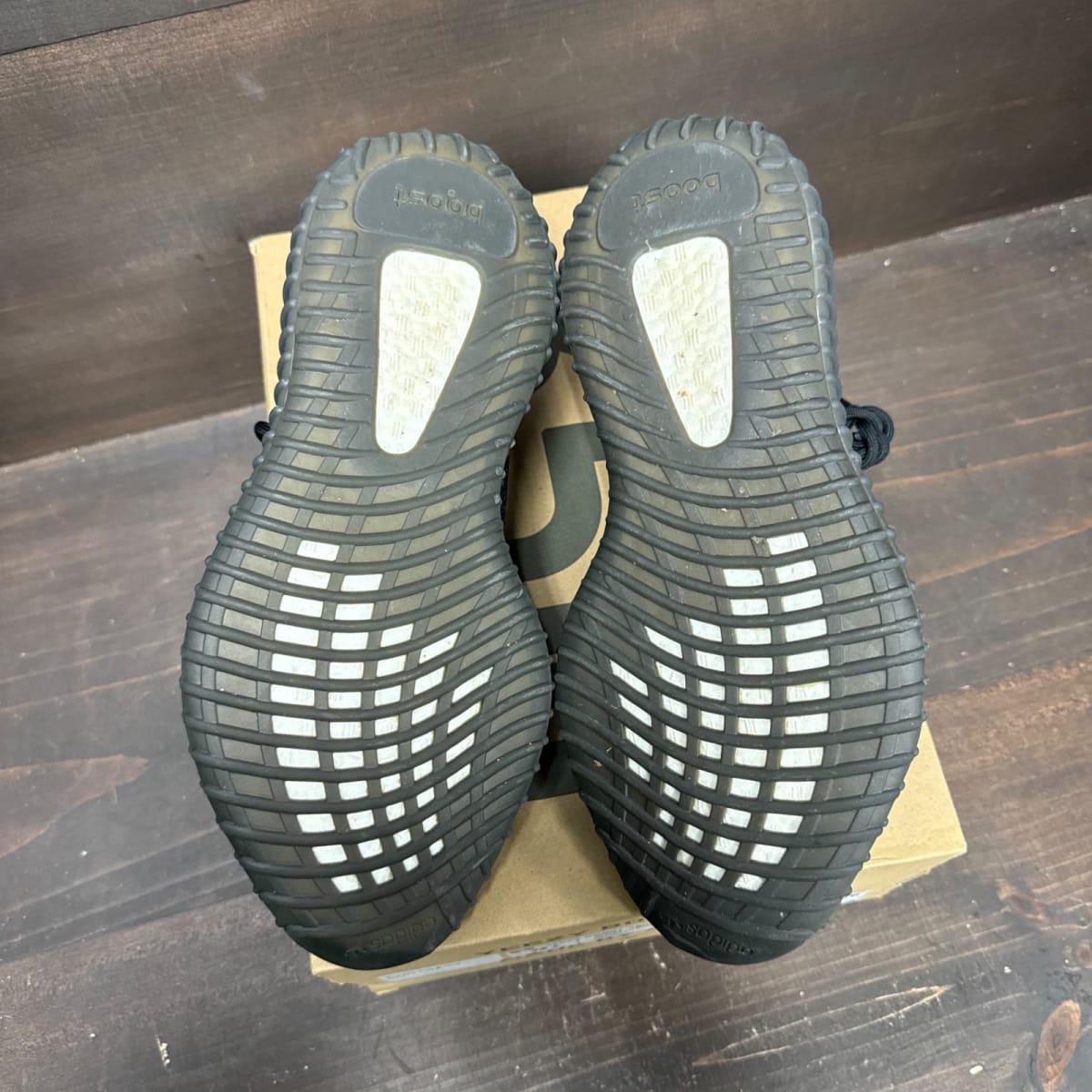 adidas Yeezy Boost 350 V2 Dazzling Blue Size 9.5 (Pre-Owned) - box