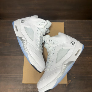Jordan 5 Retro White Metallic (2026) Size 11.5 (Pre-Owned) - Image 2