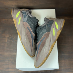 adidas Yeezy Boost 700 Mauve Size 8 (Pre-Owned) - back