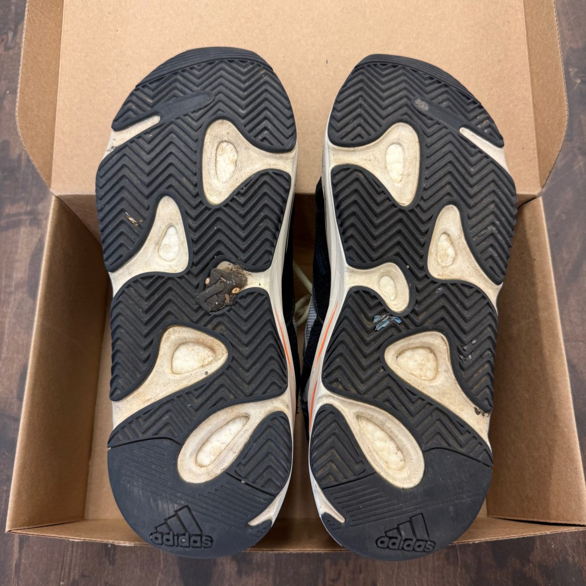 adidas Yeezy Boost 700 Wave Runner Size 12 (Pre-Owned) - Image 5