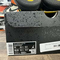 Jordan 4 Retro Thunder (2023) - Image 6