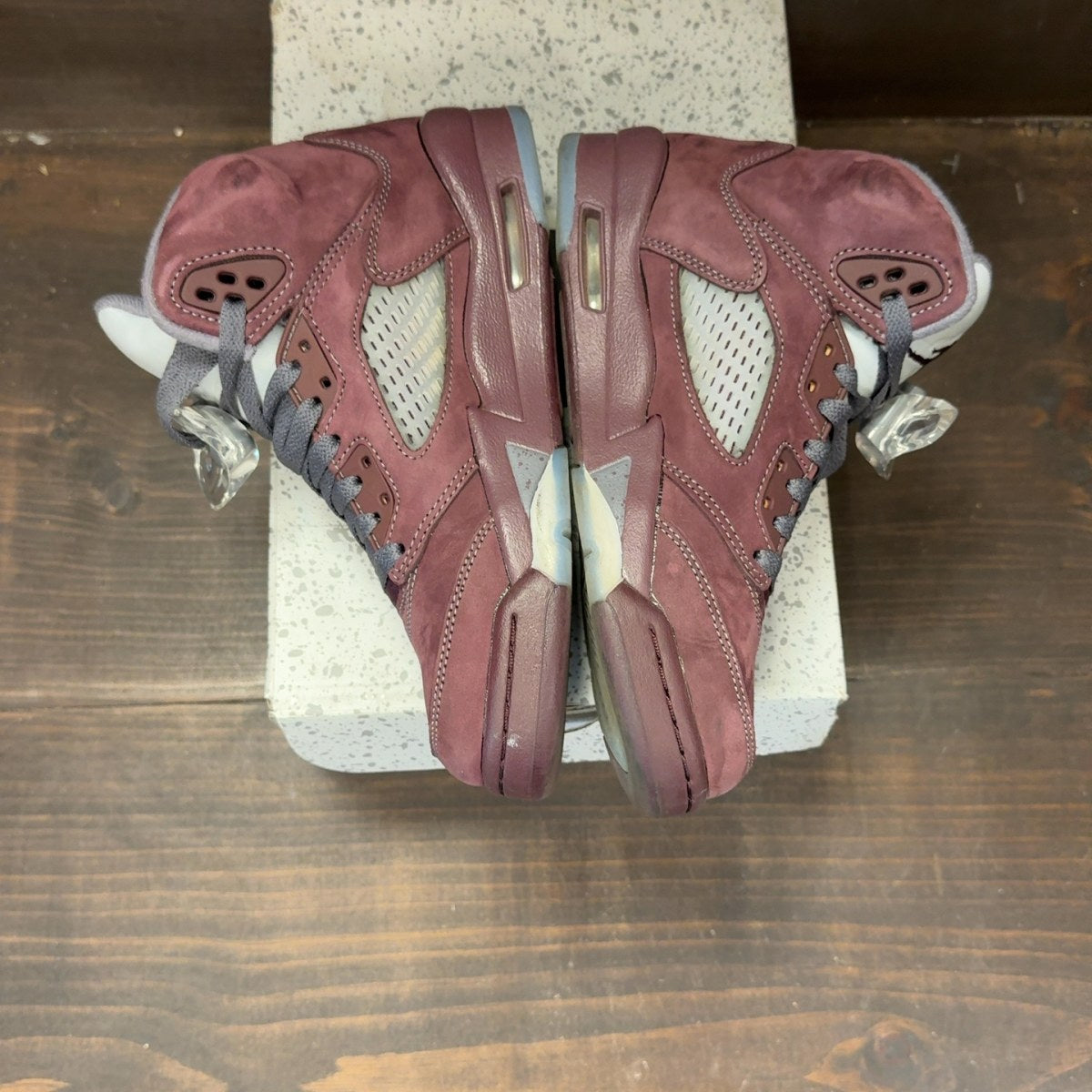Jordan 5 Retro Burgundy (2023) (GS) - Image 4