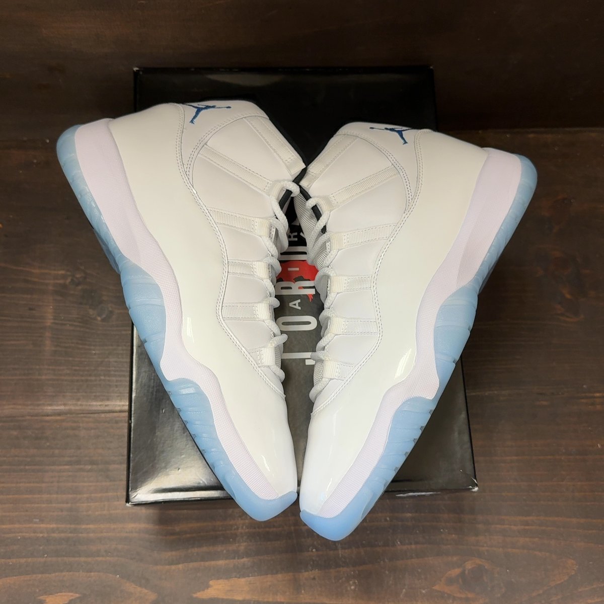 Jordan 11 Retro Legend Blue (2024) Size 12 (Pre-Owned) - back