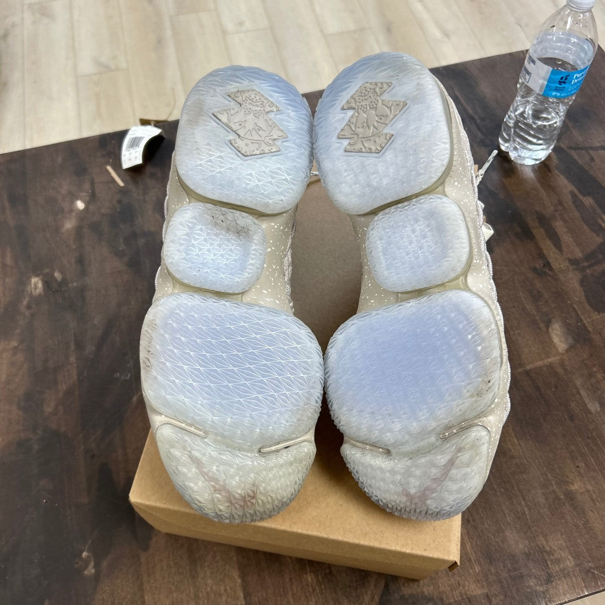 Nike LeBron 15 Ghost Size 10 (Pre-Owned) - Image 5