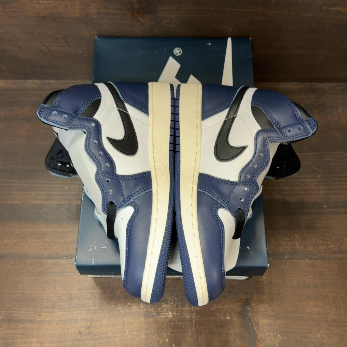 Jordan 1 Retro High OG Midnight Navy (GS) Size 5Y - Image 4