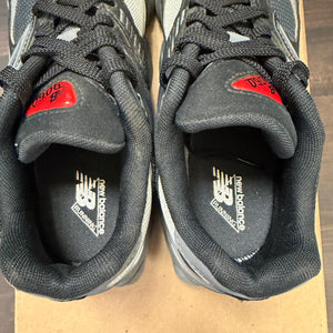 New Balance 9060 Black Grey (GS) Size 5Y (Pre-Owned) - Image 5