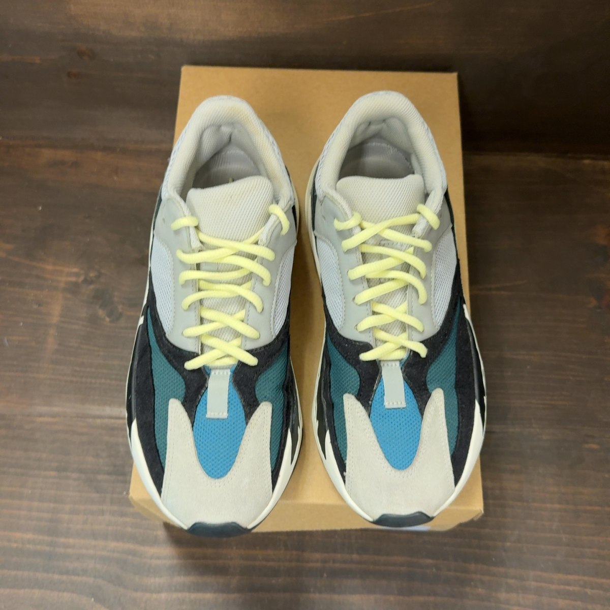 adidas Yeezy Boost 700 Wave Runner Size 8 (Pre-Owned) - Image 3
