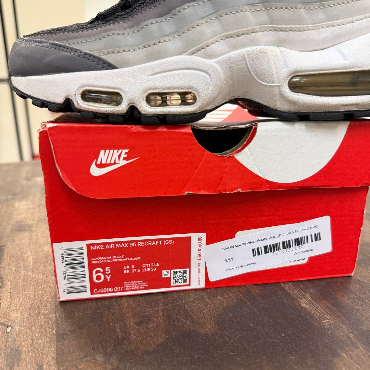 Nike Air Max 95 White Metallic Gold (GS) Size 6.5Y (Pre-Owned) - Image 6