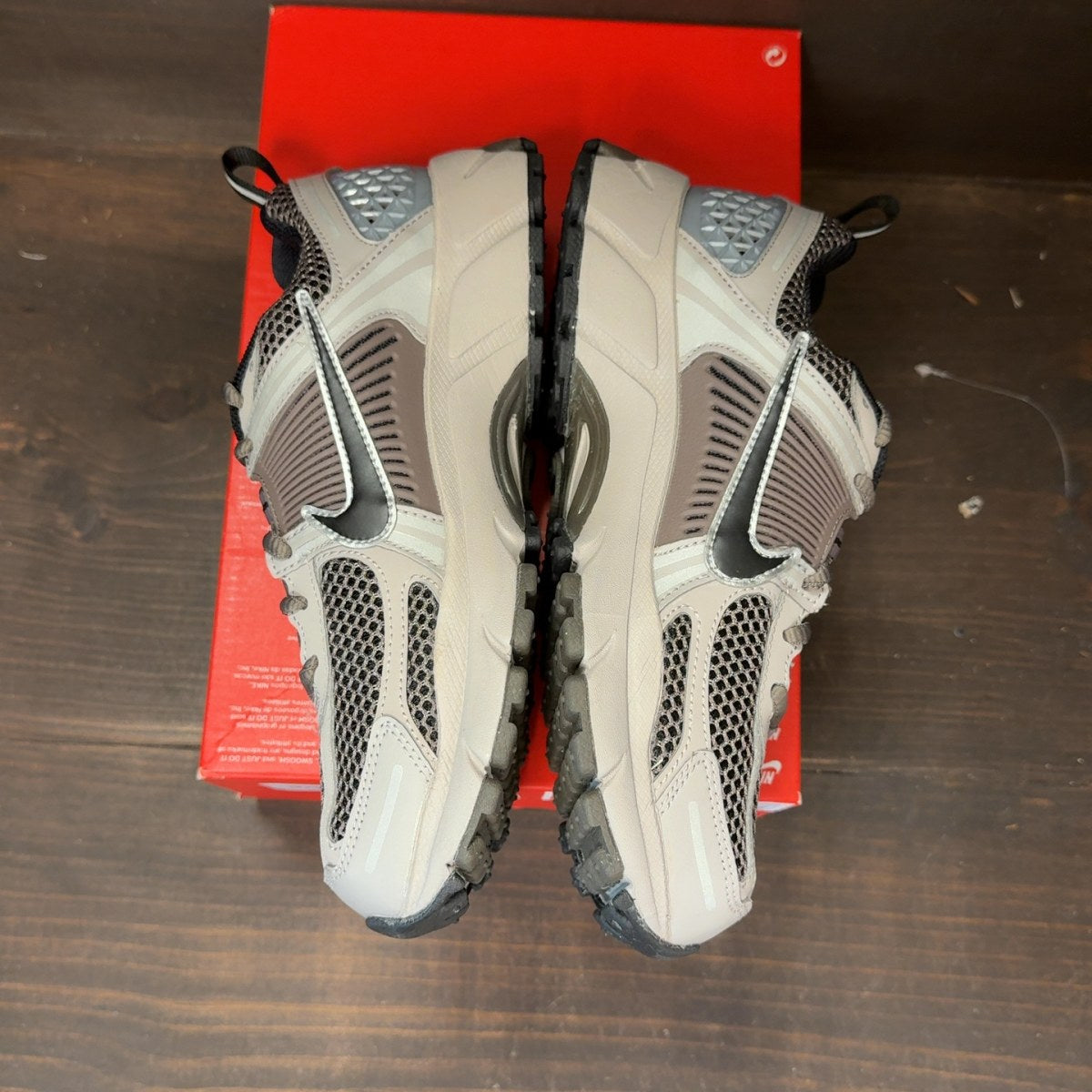 Nike Zoom Vomero 5 College Grey Black-Cave Stone (GS) - Image 4