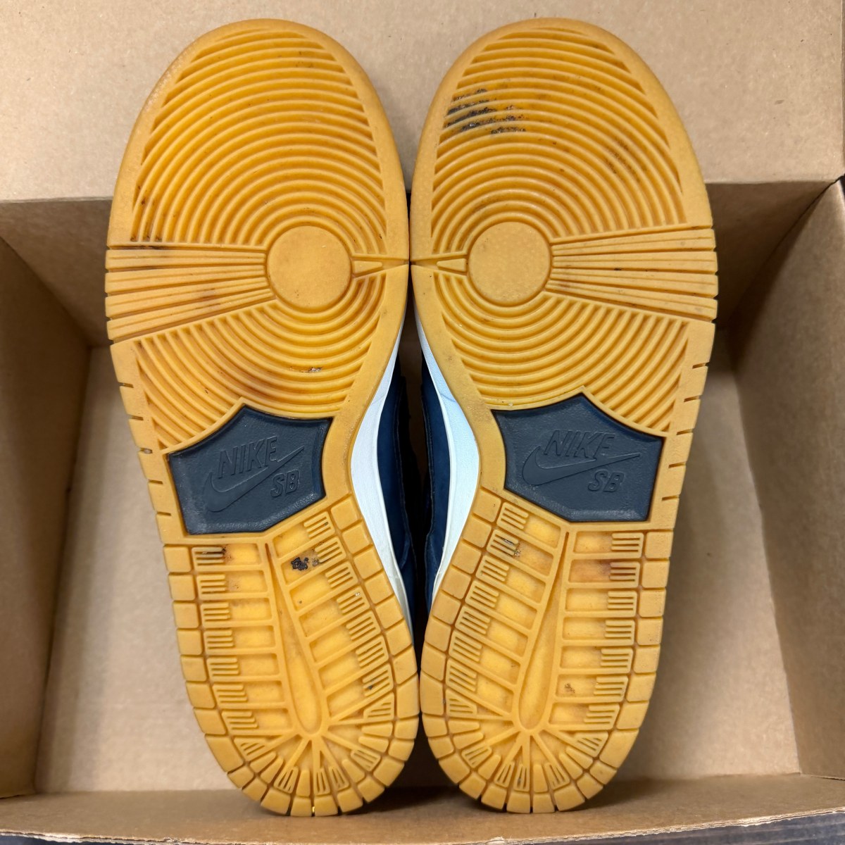 Nike SB Dunk Low Navy Black Gum Size 7.5 (Pre-Owned) - Image 7