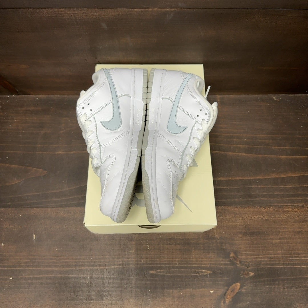 Nike SB Dunk Low Supreme 94 White Metallic Silver - Image 4