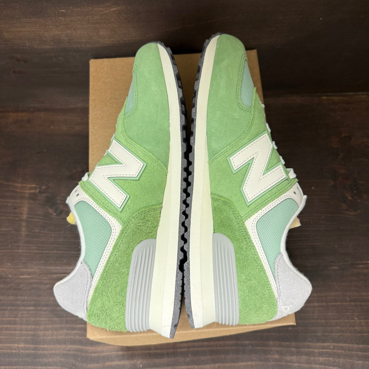 New Balance 574 Chive Sea Salt Size 11.5 (Pre-Owned) - Image 6