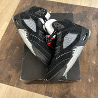 Jordan 5 Retro OG Black Metallic Reimagined Size 8.5 (Pre-Owned) - Image 1