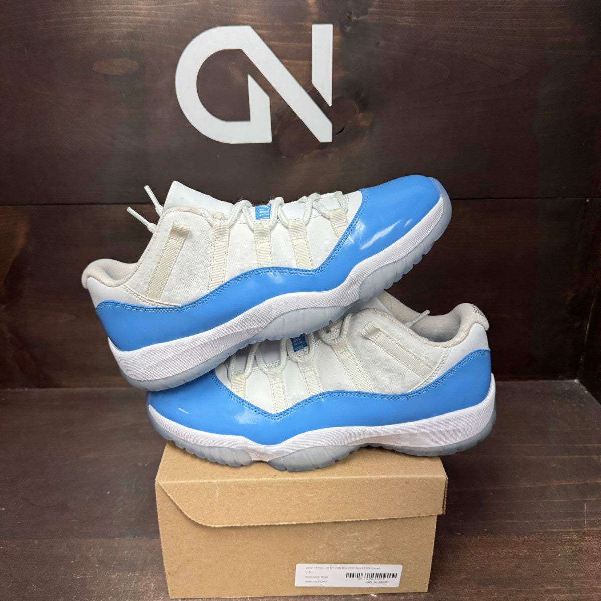 Jordan 11 Retro Low University Blue (2017) Size 9.5 (Pre-Owned) - Image 1