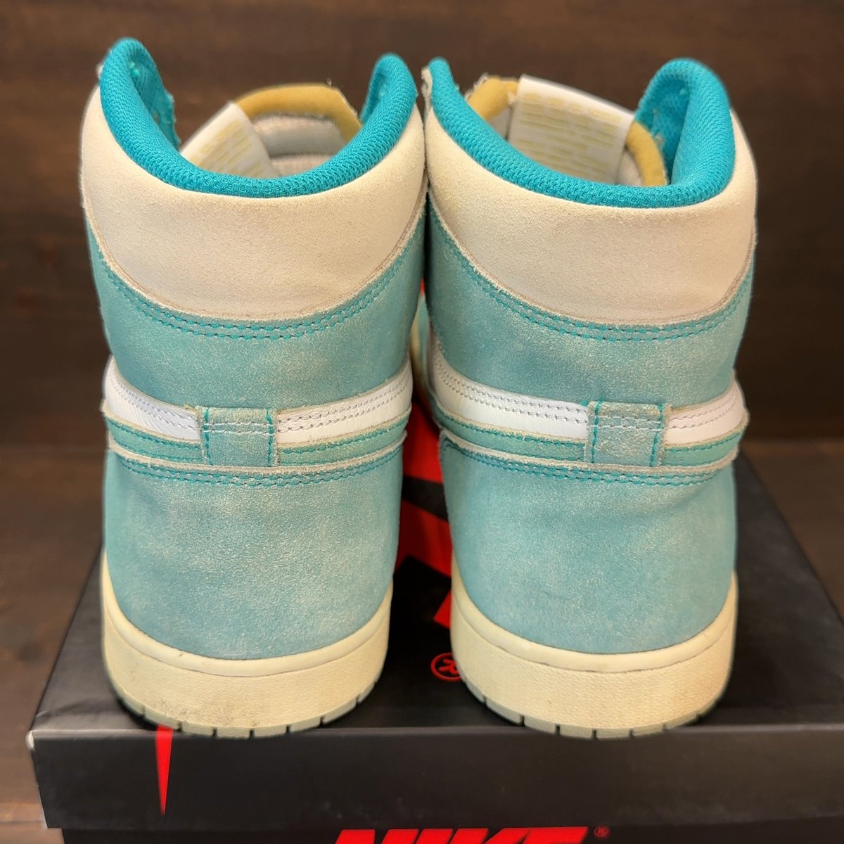 Jordan 1 Retro High Turbo Green Size 10.5 (Pre-Owned) - aux