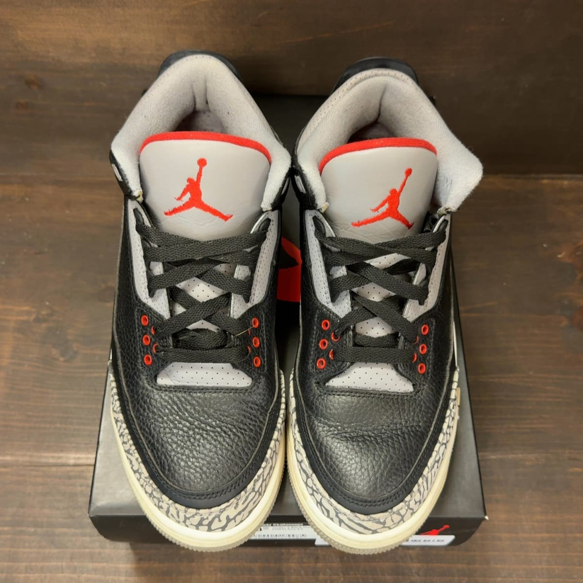 Jordan 3 Retro Black Cement (2018) Size 9.5 (Pre-Owned) - tag